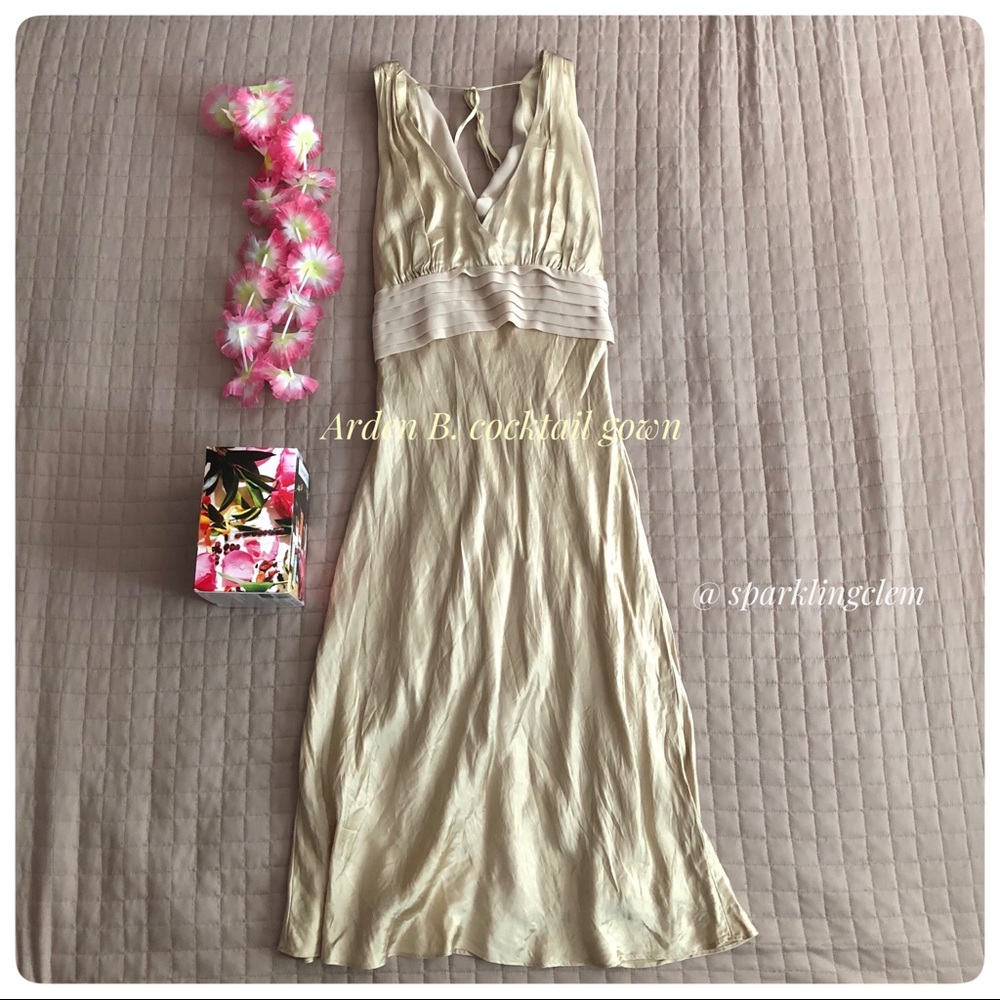 Arden B. formal long gown / cocktail dress S gold